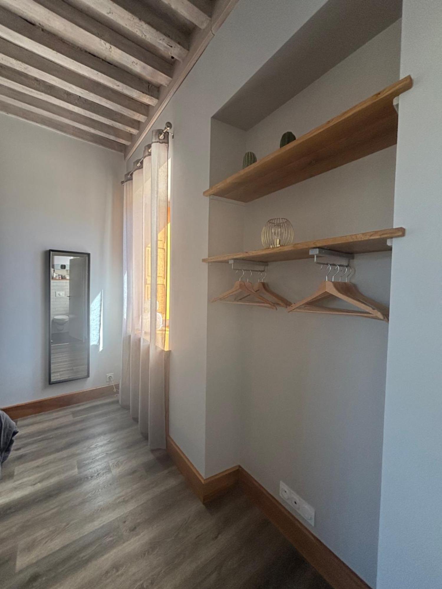 Mesnil Montrivaut Apartment Vievigne