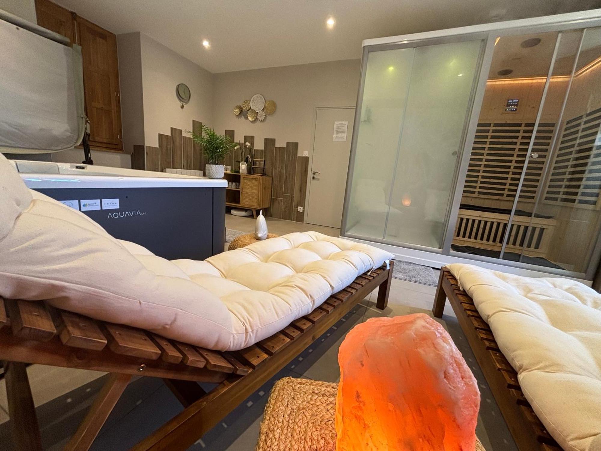 Mesnil Montrivaut Apartment
