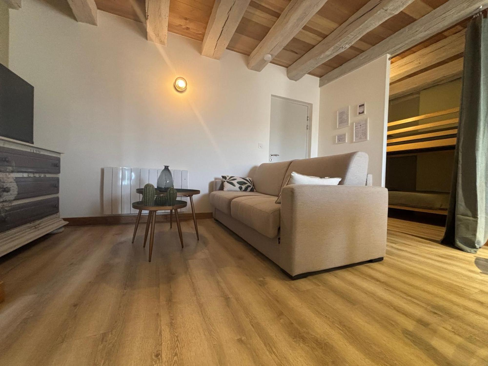 Apartment Mesnil Montrivaut