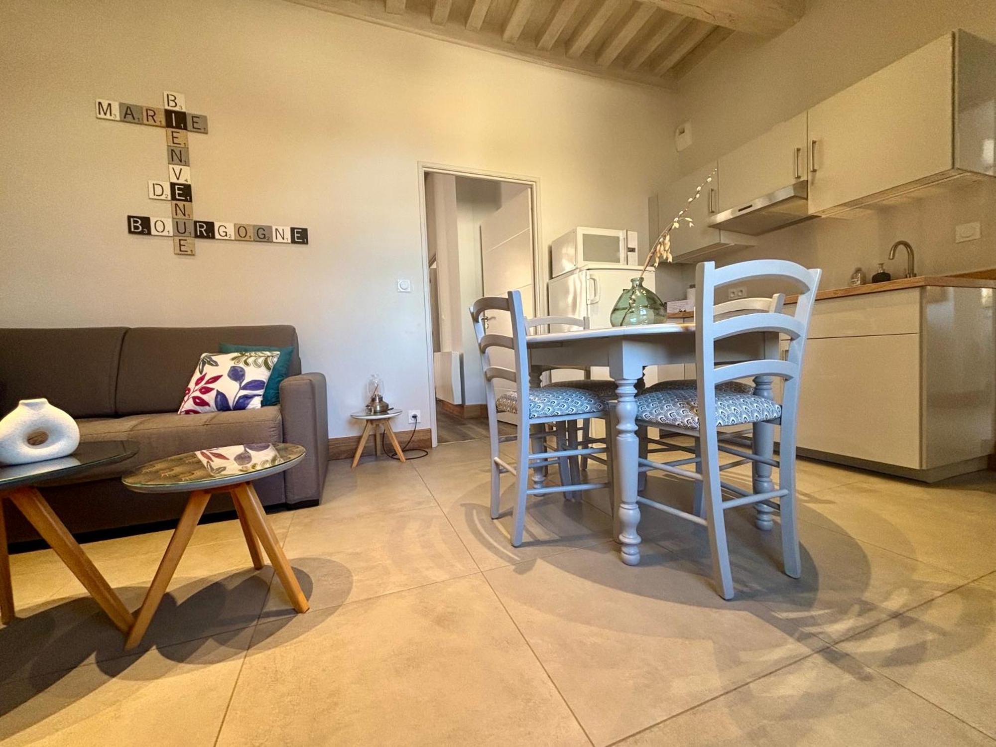 Mesnil Montrivaut Apartment Vievigne