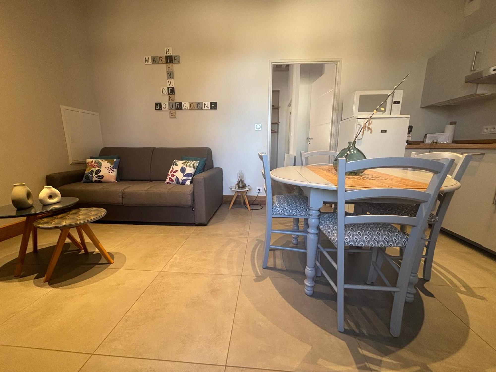 Apartment Mesnil Montrivaut Vievigne