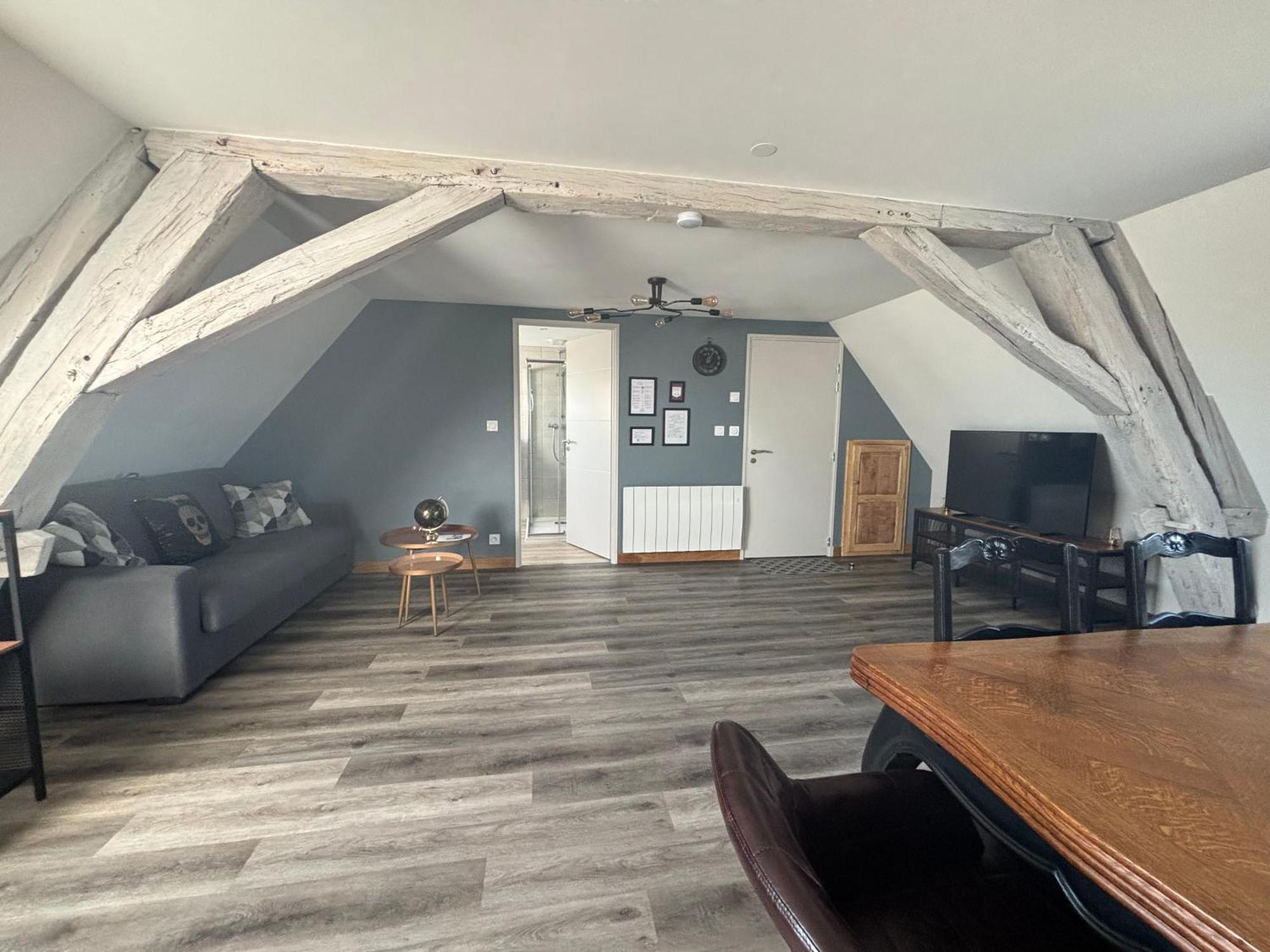 Mesnil Montrivaut Apartment *