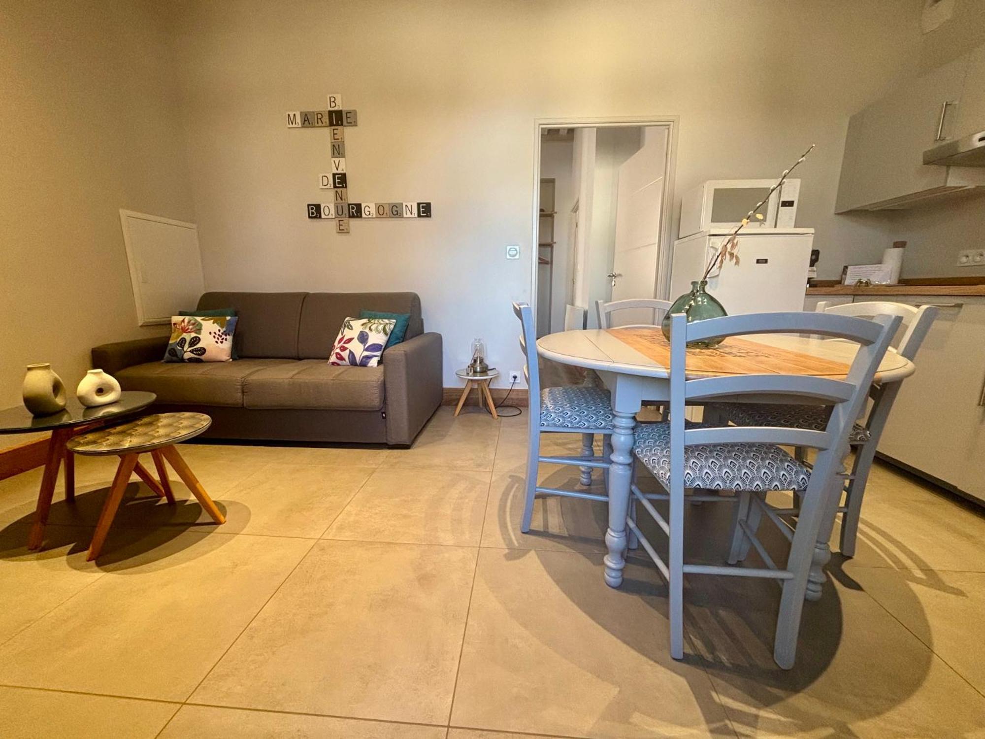 Apartment Mesnil Montrivaut *